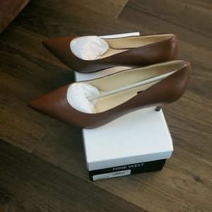 Ninewest leather brown mid heels